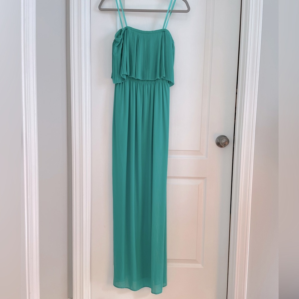 BCBG MAXAZRIA Emerald cocktail dress. Size small. New w/tags. Smoke free home